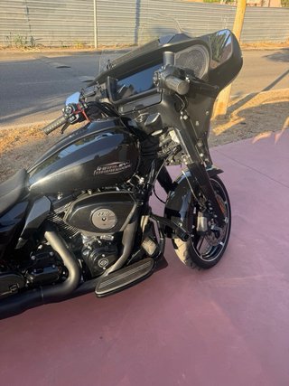 Harley Davidson Street Glide Touring Negra