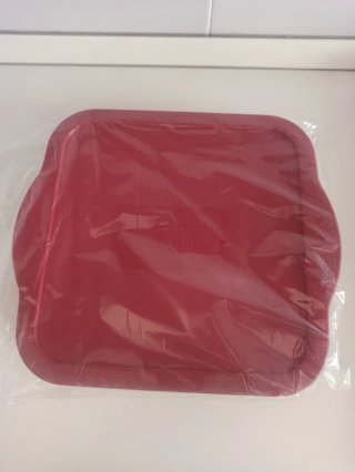 Pirofila in vetro con coperchio rosso