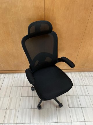 Silla de oficina ergonómica negra