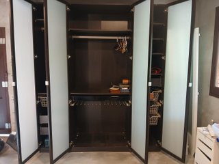 Armario puertas cristal metal