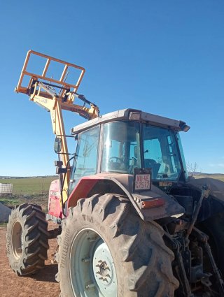 Tractor Massey Ferguson 8120