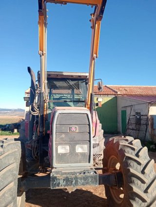Tractor Massey Ferguson 8120