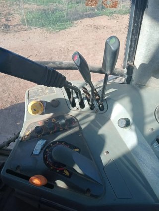 Tractor Massey Ferguson 8120