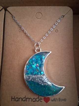 Colgante Luna Resina Hecho a Mano