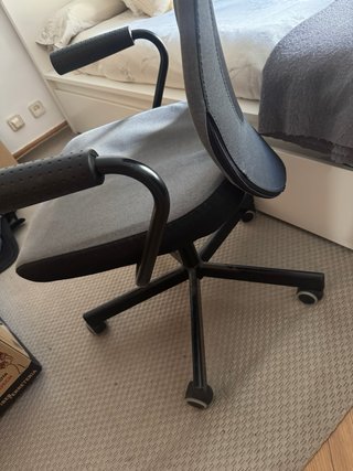 Silla de escritorio Ikea con reposabrazos