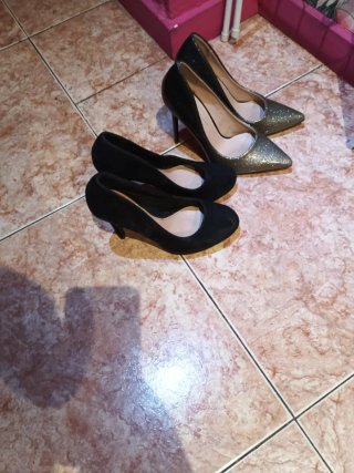Zapatos de tacón mujer negros y dorados