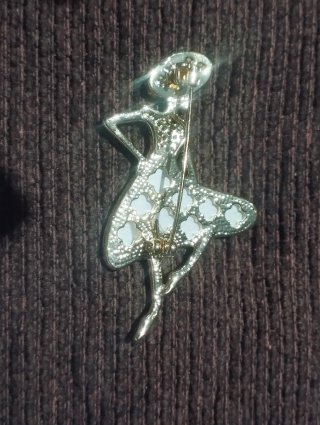 Broche Bailarina Dorado y Blanco Acero