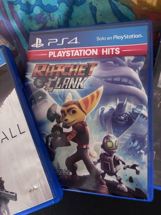 PS4 + 5 Juegos + 2 Mandos + Accesorios