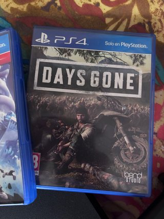 PS4 + 5 Juegos + 2 Mandos + Accesorios