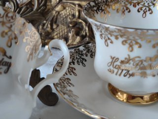 1 tazza e 1 piattino Royal Albert Happy Birthday