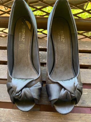 Zapatos de tacón MARYPAZ grises de raso