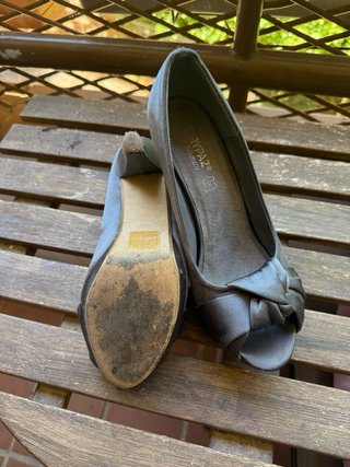Zapatos de tacón MARYPAZ grises de raso