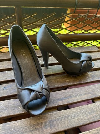 Zapatos de tacón MARYPAZ grises de raso
