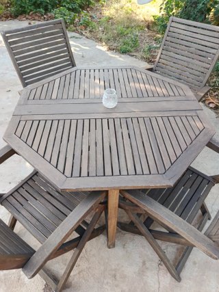Conjunto mesa y sillas de teca