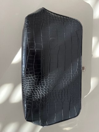 Bolso negro efecto piel