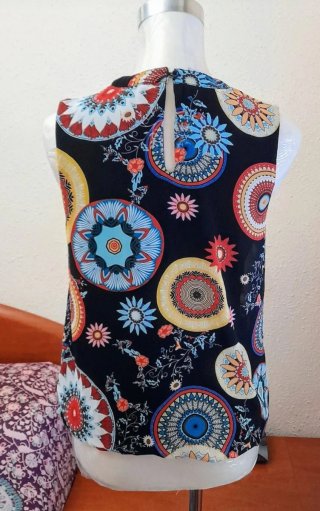 Top o Blusa Laura Torelli/Estampado Mandalas/ S.