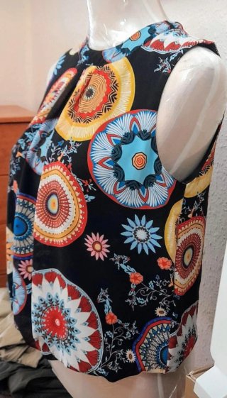 Top o Blusa Laura Torelli/Estampado Mandalas/ S.