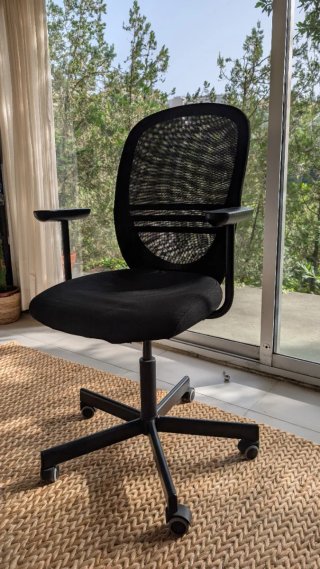 Silla de oficina ikea lintan negra URGE