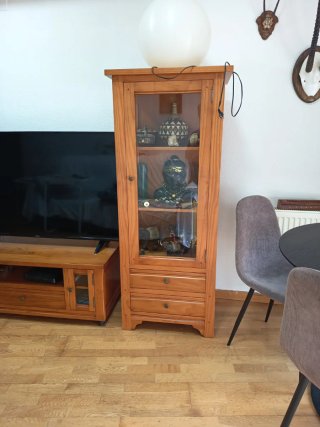 Conjunto 2 vitrinas y mueble TV madera pino