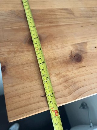 Estante de madera y metal