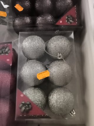 Decoración Navideña: Bolas y Estrella