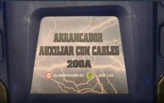 Arrancador auxiliar con cables