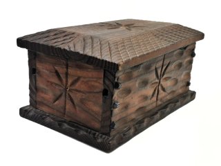 Grande cofre de madera con compartimento secreto