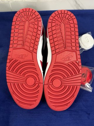 Air Jordan 1 Retro Chicago Rosse Bianche