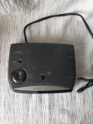 Radio despertador Philips negro enchufe