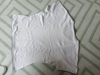 PUMA White Graphic T-Shirt – Size M