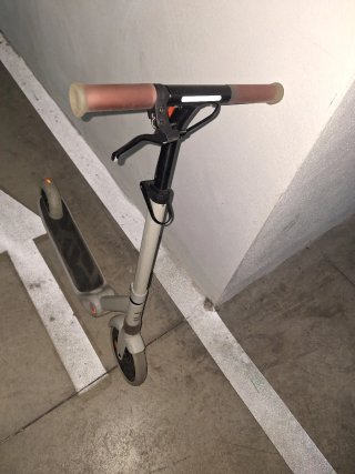 Patinete blanco