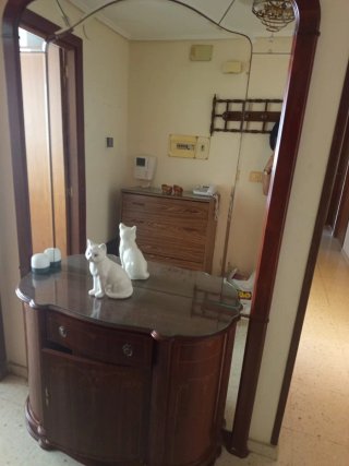 Mueble de entrada con espejo