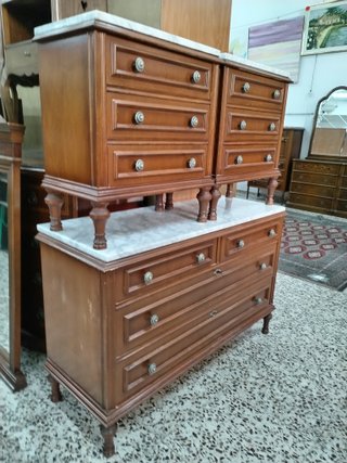 CONJUNTO DE COMODA Y MESITAS