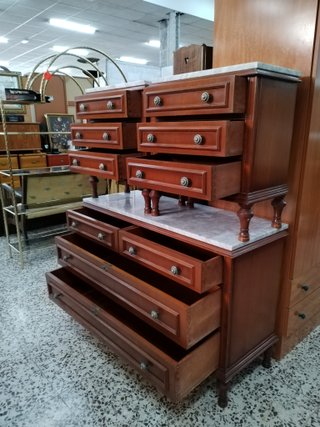CONJUNTO DE COMODA Y MESITAS