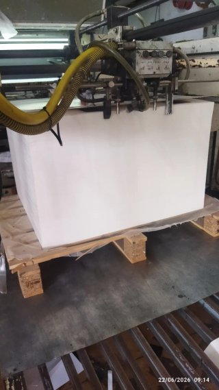 Máquina de plastificar artes gráficas