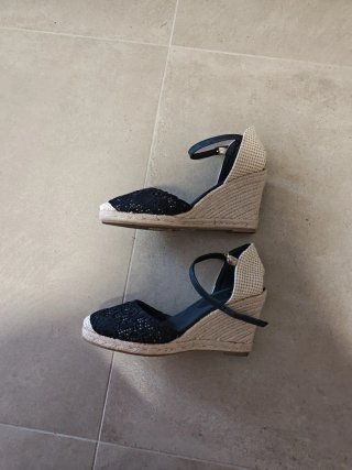 Sandali donna beige e neri