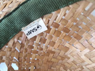 Sombrero de paja tejido