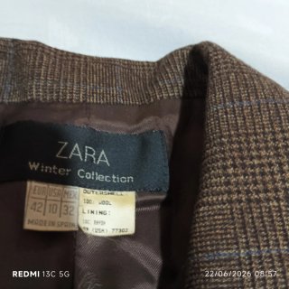 Traje de chaqueta y falda marrón