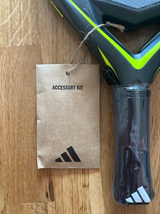Pala de pádel Adidas Arrow Hit Carbon
