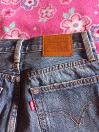 Falda Levi's vaquera desgastada