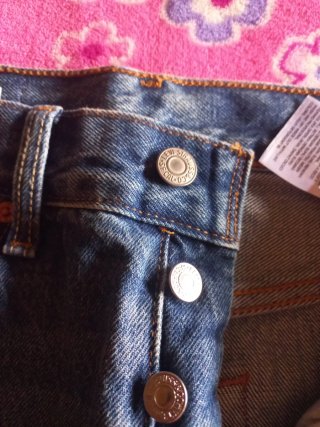 Falda Levi's vaquera desgastada