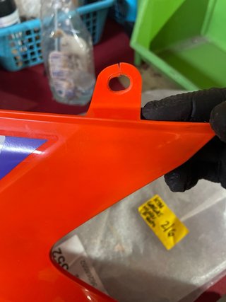 Pasta lateral KTM 690 SMC-R