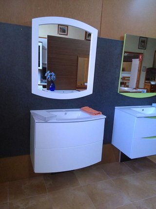 Mueble de baño suspendido blanco y verde