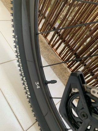 Ruedas Carbono Black Inc  despiece Factor Aluto