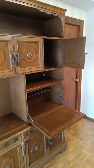 Mueble de salón clásico de madera