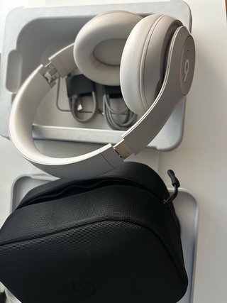 Beats Studio Pro Beige-GARANTÍA