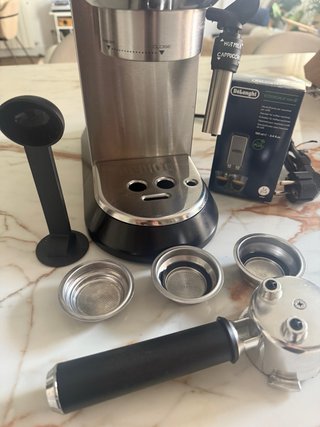 Cafetera DeLonghi Dedica