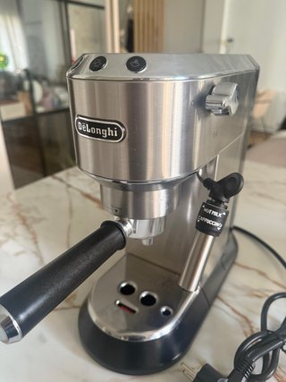 Cafetera DeLonghi Dedica