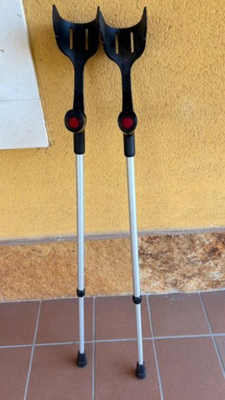 VENDO MULETAS LIGERAS