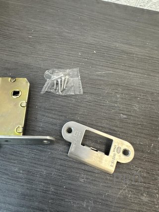 Cerradura para puerta Amig